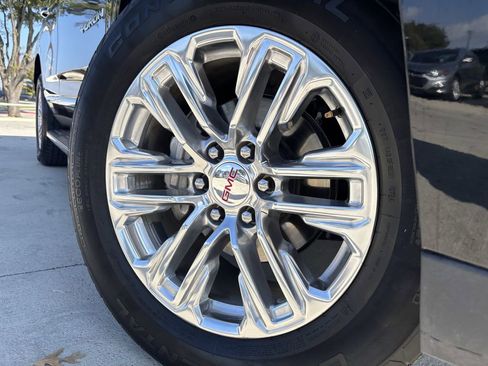 Used 2024 GMC Yukon SLT image 8