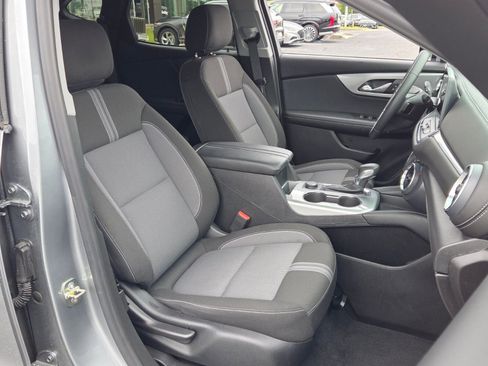 Used 2025 Chevrolet Blazer LT FWD image 16