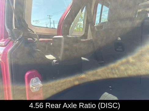 Used 2022 Jeep Wrangler Unlimited Rubicon w/ Dual Top Group AWD/4WD image 19