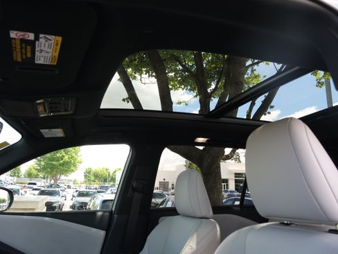 Certified 2025 Lexus TX 350 FWD w/ Technology Package image 33