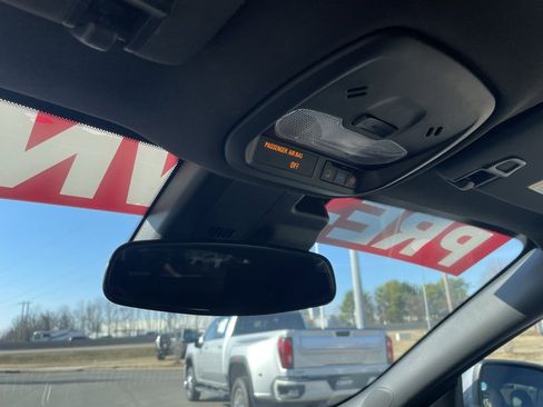 Used 2024 Buick Envista Preferred w/ Convenience II Package image 20