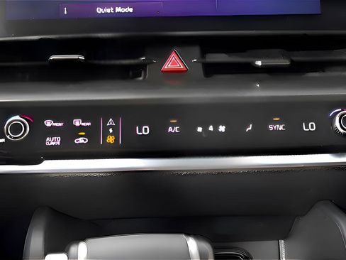 Certified 2024 Kia Sportage EX image 11