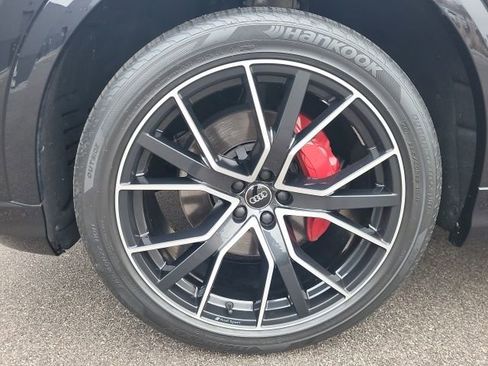 Used 2019 Audi Q8 Premium Plus w/ Premium Plus image 15