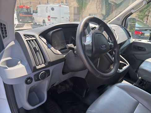 Used 2019 Ford Transit 250 148 Medium Roof RWD image 5