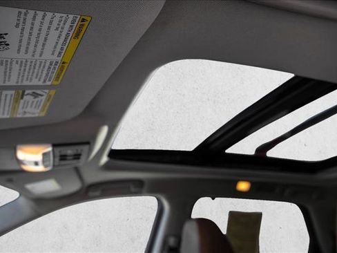 Used 2023 Nissan Pathfinder Platinum image 11