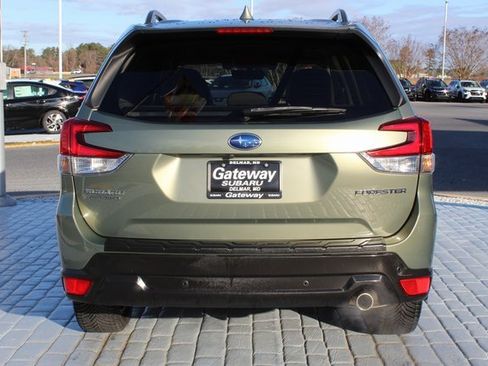 Used 2019 Subaru Forester Limited image 4