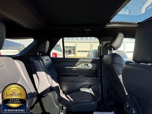 Used 2025 Ford Explorer ST-Line image 16