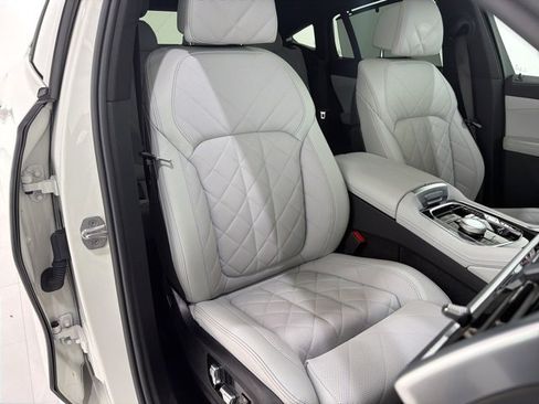 Certified 2024 BMW X6 xDrive40i w/ Executive Package image 19