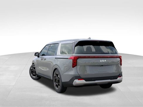 New 2026 Kia Carnival EX FWD image 4