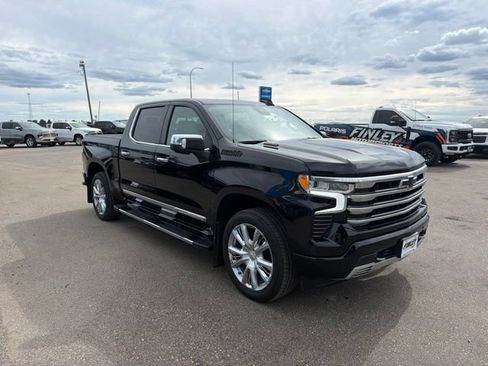 Used 2024 Chevrolet Silverado 1500 High Country w/ Technology Package AWD/4WD image 4