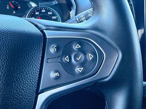 Used 2023 Chevrolet Traverse LT image 44