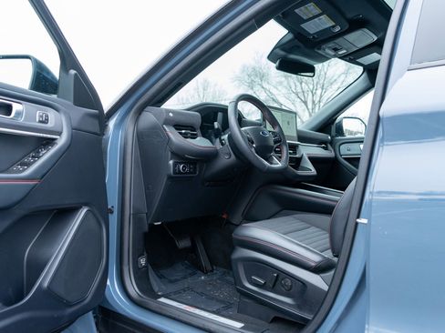 Used 2025 Ford Explorer ST-Line w/ Premium Package image 14