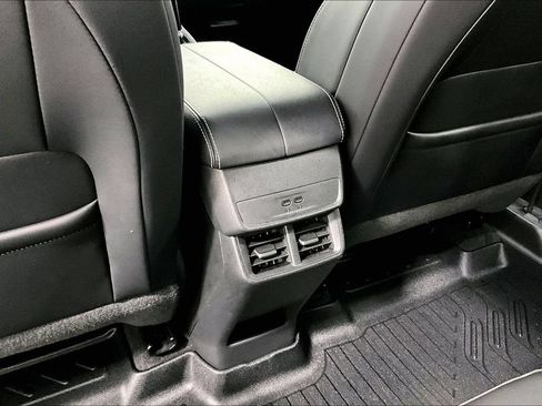 Used 2026 GMC Terrain Elevation w/ Elevation Premium Package FWD image 28