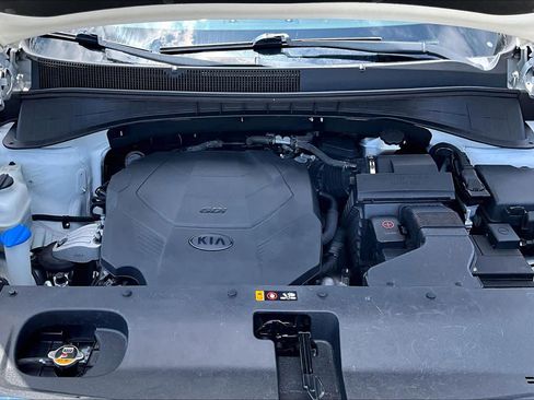 Used 2019 Kia Sorento FWD V6 image 28