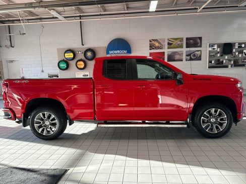 Used 2022 Chevrolet Silverado 1500 RST w/ Bed Protection Package AWD/4WD image 2