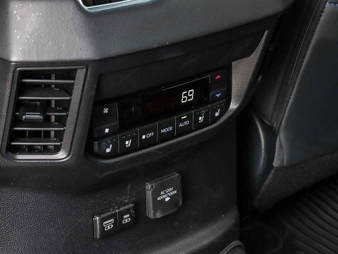 Used 2025 Toyota Sequoia Platinum image 19