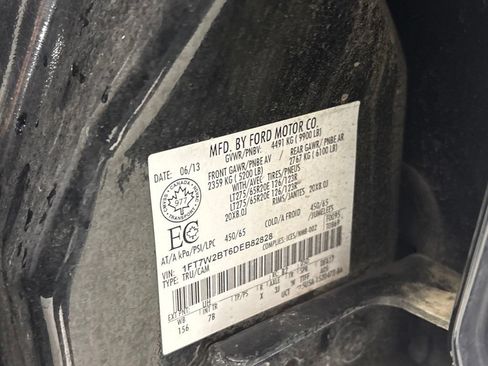 Used 2013 Ford F250 Platinum w/ Platinum Pkg AWD/4WD image 14