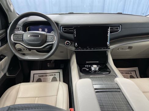 Used 2024 Jeep Wagoneer Series II w/ Flexible Seating Group image 36