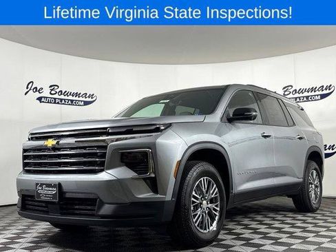 New 2026 Chevrolet Traverse LT w/ Driver Confidence Package AWD/4WD image 3