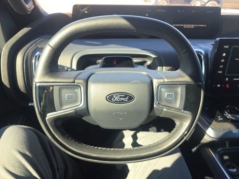 Certified 2025 Ford Expedition Platinum w/ Stealth Performance Package image 17