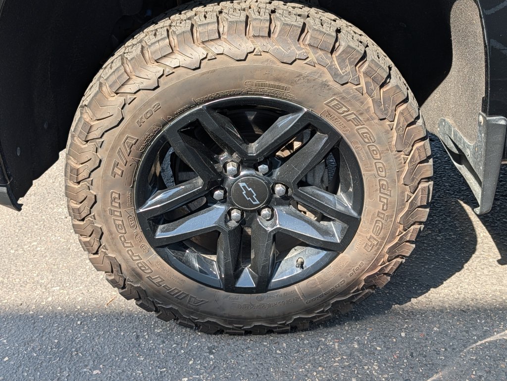 Used 2019 Chevrolet Silverado 1500 Custom Trail Boss w/ Custom Convenience Package AWD/4WD image 14