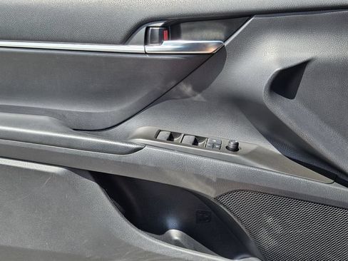 Used 2022 Toyota Camry SE w/ Convenience Package FWD image 22