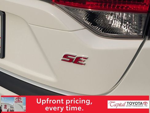 Used 2024 Toyota Corolla SE FWD image 8