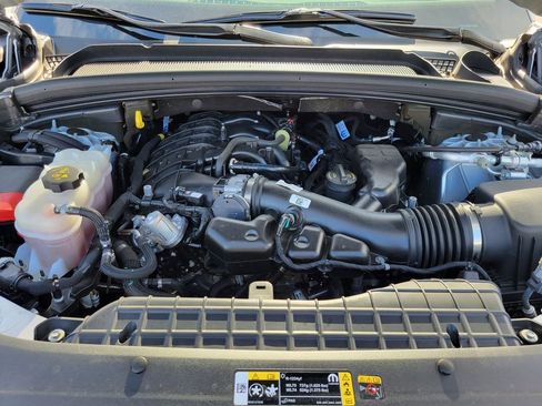 Used 2023 Jeep Grand Cherokee L Laredo image 27