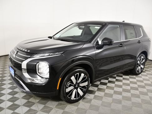 New 2026 Mitsubishi Outlander SE AWD/4WD image 10