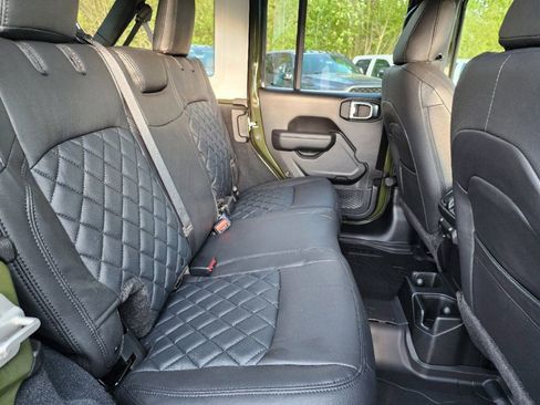 Used 2024 Jeep Wrangler Unlimited Sport AWD/4WD image 6