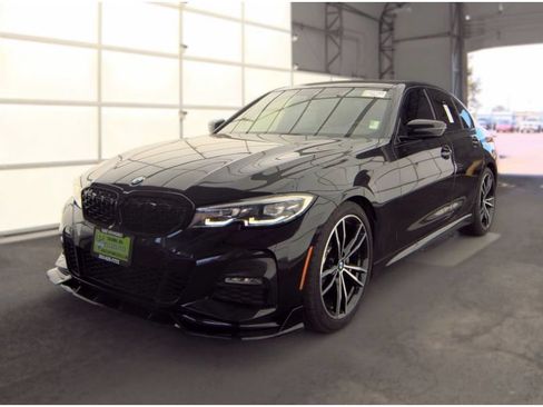Used 2020 BMW 330i Sedan w/ M Sport Package RWD image 1