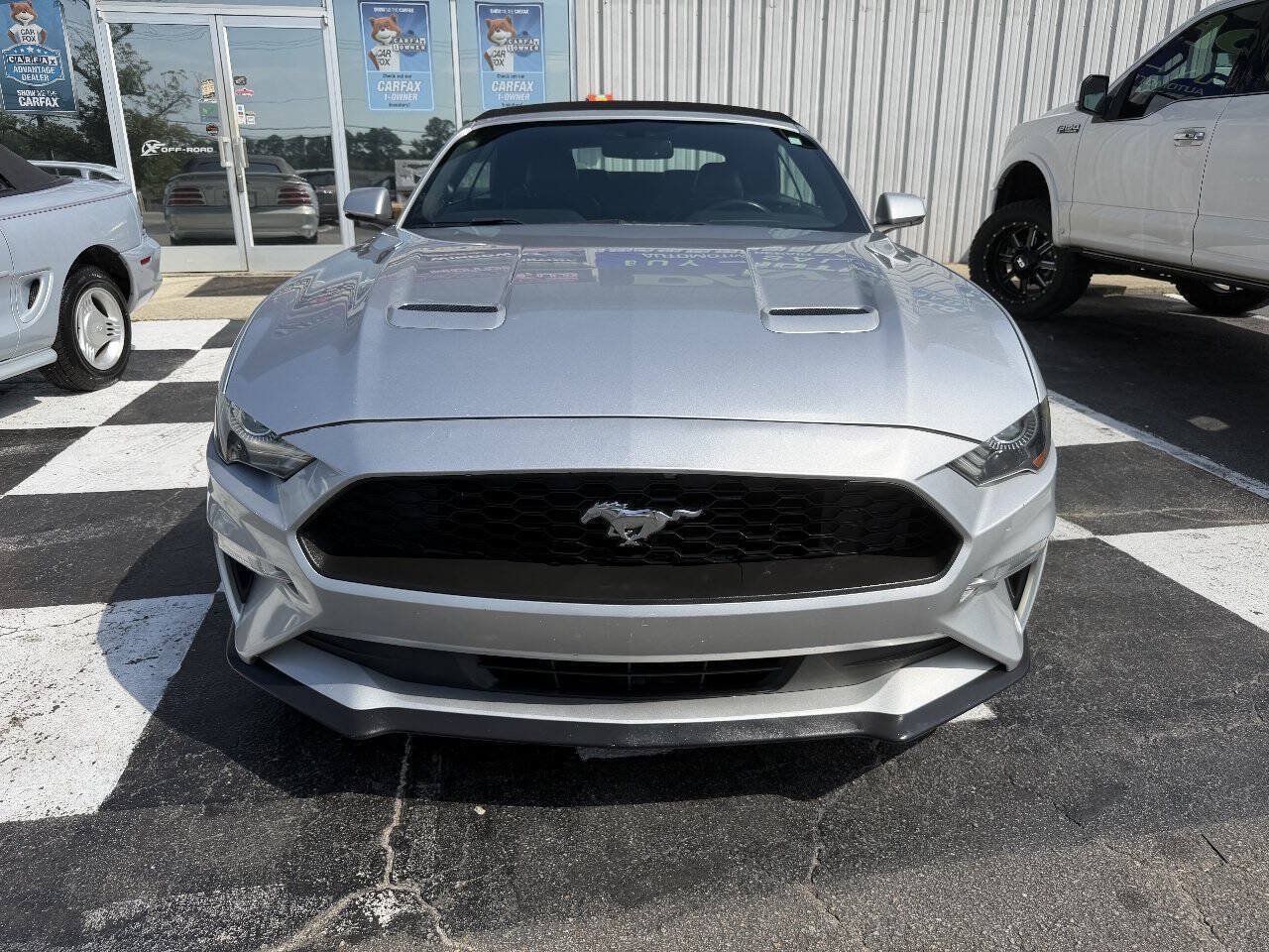 Used 2019 Ford Mustang Premium RWD image 4