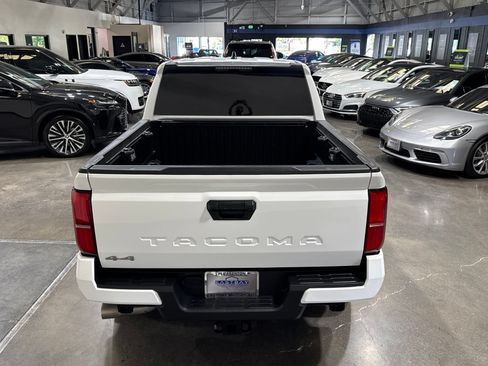 Used 2025 Toyota Tacoma SR5 AWD/4WD image 14