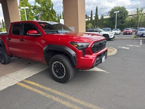 Certified 2024 Toyota Tacoma TRD Off-Road w/ TRD Off Road Upgrade Package AWD/4WD image 5