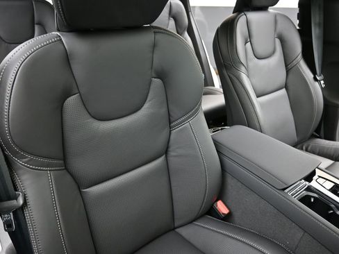 New 2026 Volvo XC90 B6 Ultra w/ Protection Package Premier AWD/4WD image 14