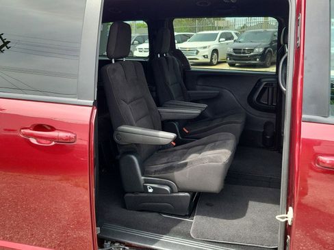 Used 2019 Dodge Grand Caravan SE FWD image 20