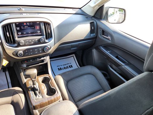 Used 2015 GMC Canyon SLE AWD/4WD image 16