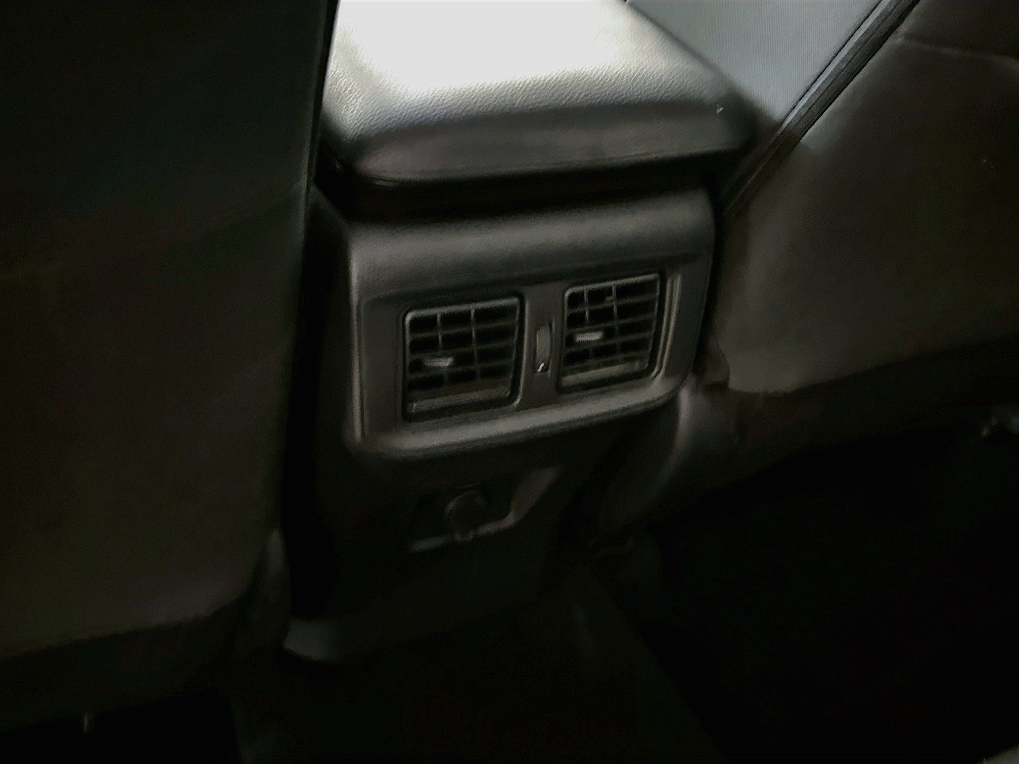 Used 2025 Toyota RAV4 LE AWD/4WD image 28