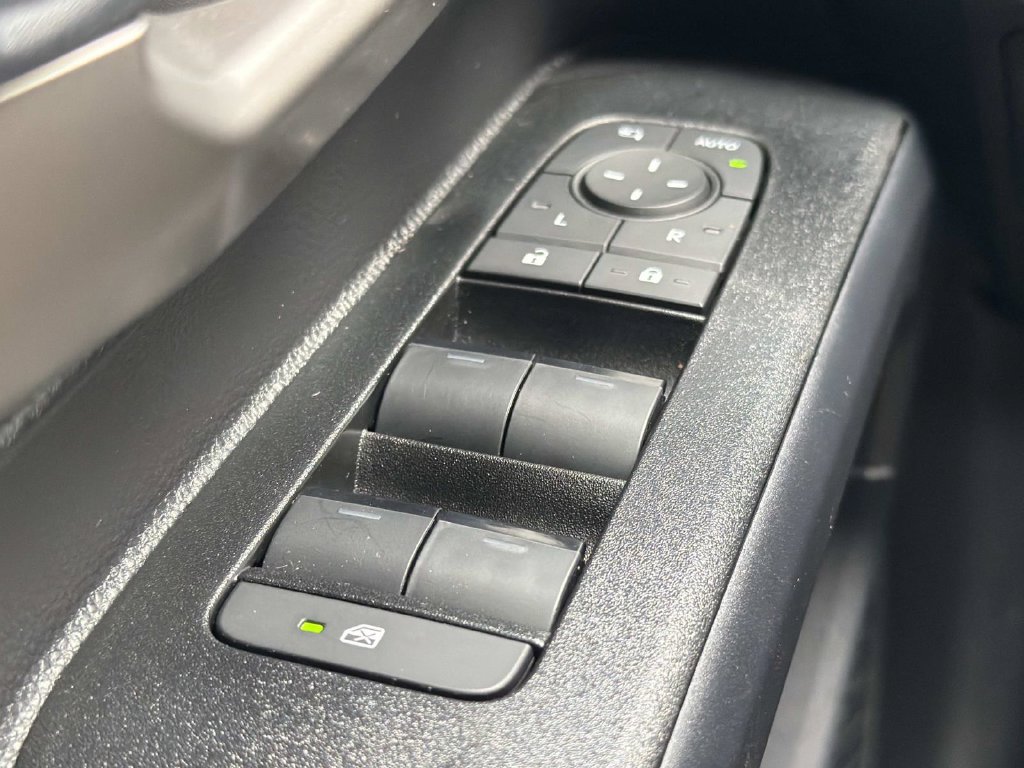 Used 2025 Toyota 4Runner Limited AWD/4WD image 21