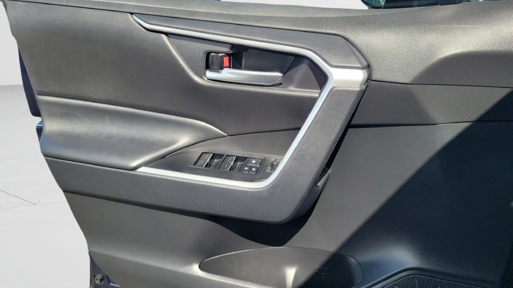 Used 2024 Toyota RAV4 XLE Premium FWD image 18