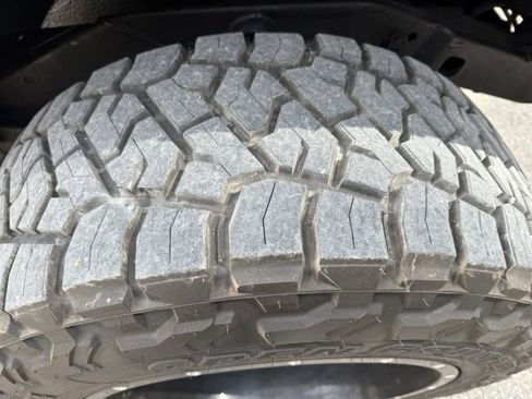 Used 2015 Jeep Wrangler Unlimited Rubicon w/ Connectivity Group AWD/4WD image 11