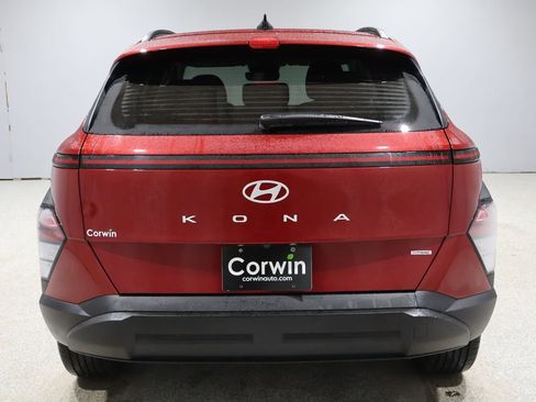 Used 2024 Hyundai Kona SEL image 3