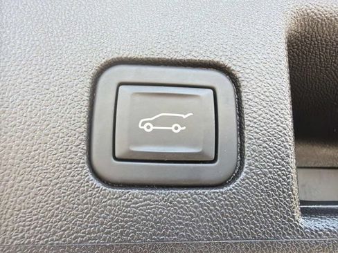 Used 2024 Chevrolet Equinox LT AWD/4WD image 16