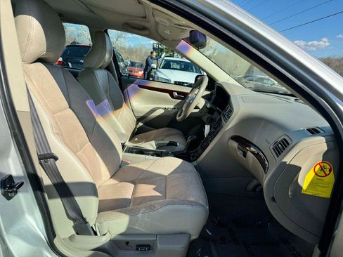 Used 2004 Volvo V70 2.5T image 14