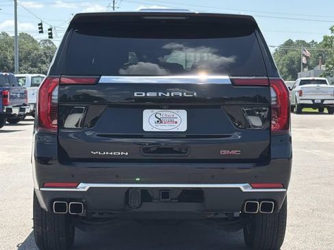 Used 2025 GMC Yukon Denali RWD image 9