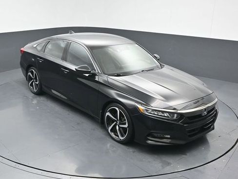 Used 2018 Honda Accord Sport image 9