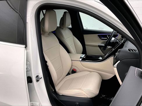 Used 2023 Mercedes-Benz GLC 300 image 6