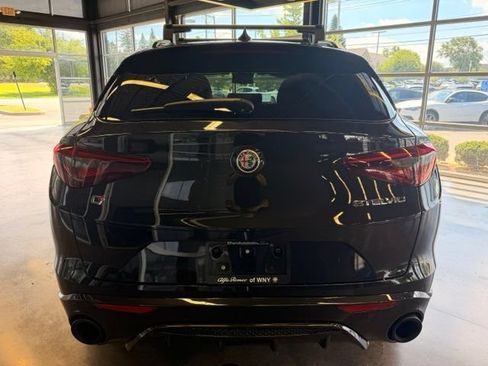 Used 2022 Alfa Romeo Stelvio Veloce AWD/4WD image 8