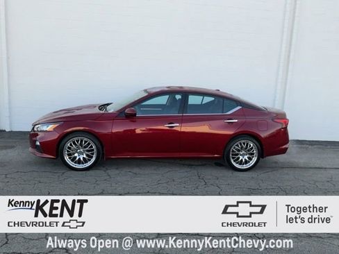 Used 2022 Nissan Altima 2.5 SV image 23