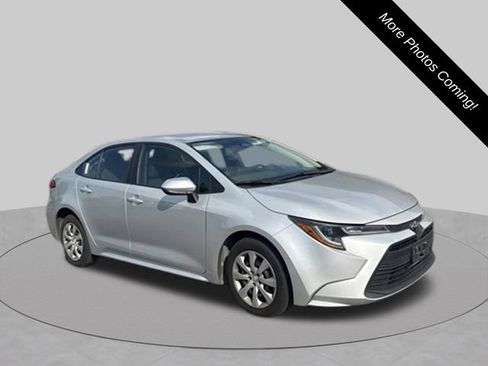 Used 2024 Toyota Corolla LE FWD image 3